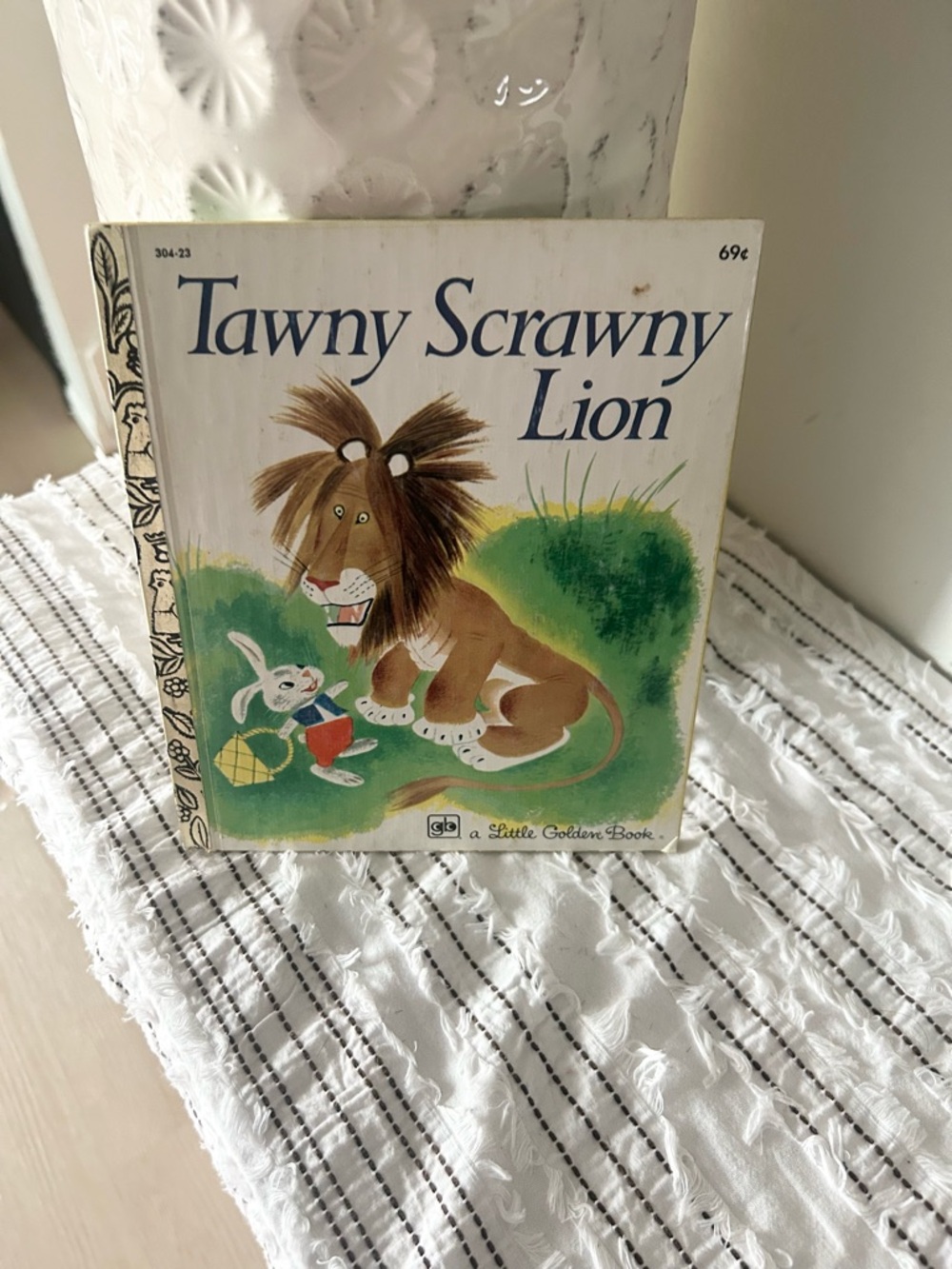 Vintage 1981 Little Golden Book - Tawny Scrawny Lion